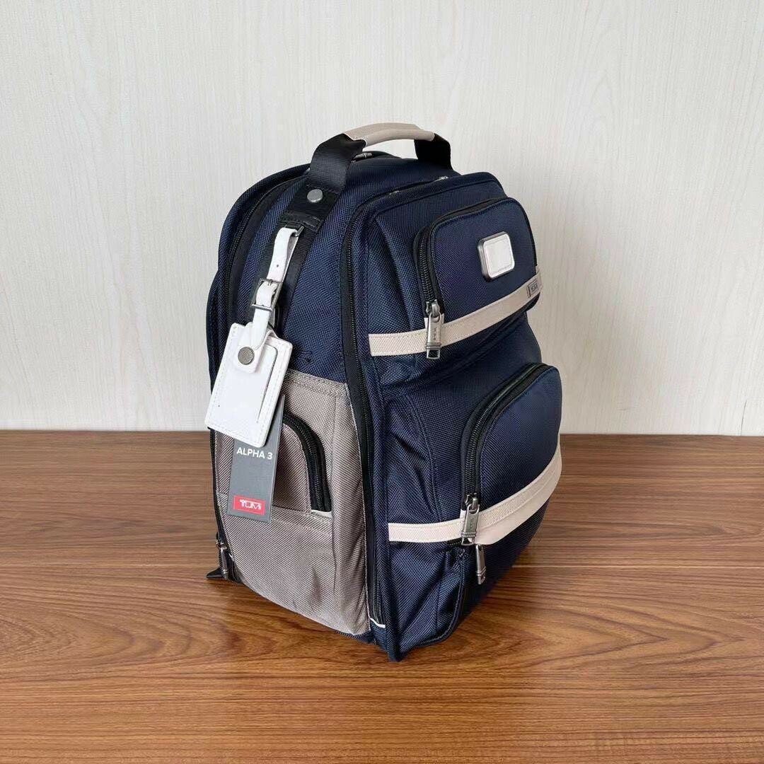 TUMI(トゥミ)の新品TUMI ALPHA3 ブリーフパックネイビー ホワイト メンズのバッグ(バッグパック/リュック)の商品写真