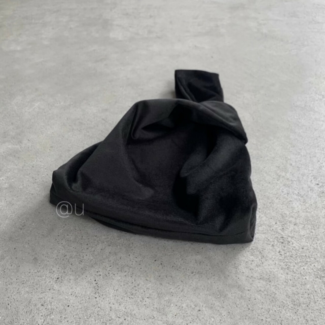 ベロア アシメハンドル ミニトート ブラック 黒 ミニバッグ ハンドバッグ 綺麗 レディースのバッグ(ハンドバッグ)の商品写真
