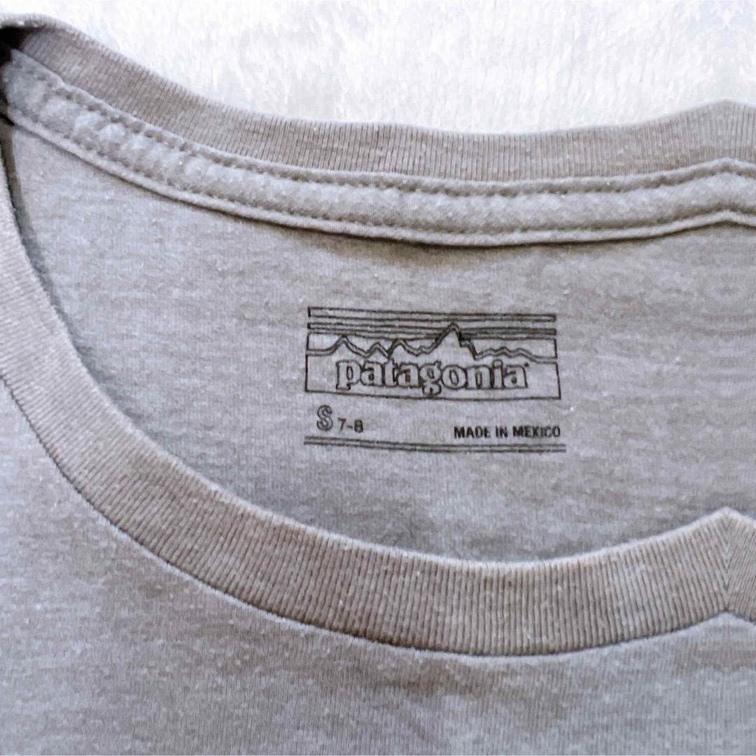 patagonia(パタゴニア)のPatagonia 130cm 人気のTシャツ　グレー キッズ/ベビー/マタニティのキッズ服男の子用(90cm~)(Tシャツ/カットソー)の商品写真