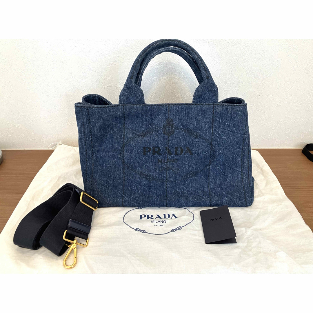 PRADA(プラダ)のPRADA デニムバッグ　カナパ　Mサイズ レディースのバッグ(トートバッグ)の商品写真