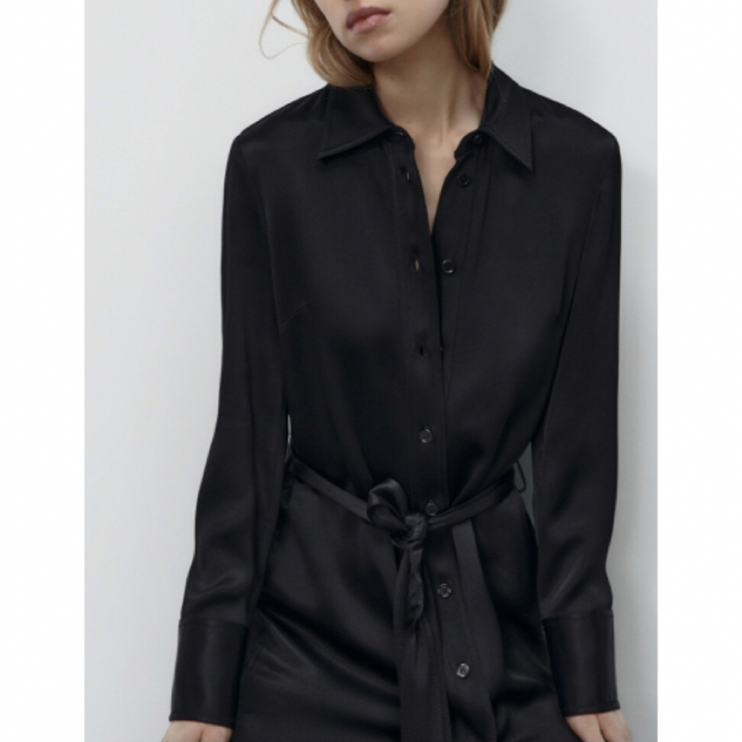 ZARA(ザラ)の極美品★ZARA★サテン風ロングシャツワンピースXS/ブラック/ロングドレス/艶 レディースのワンピース(ロングワンピース/マキシワンピース)の商品写真