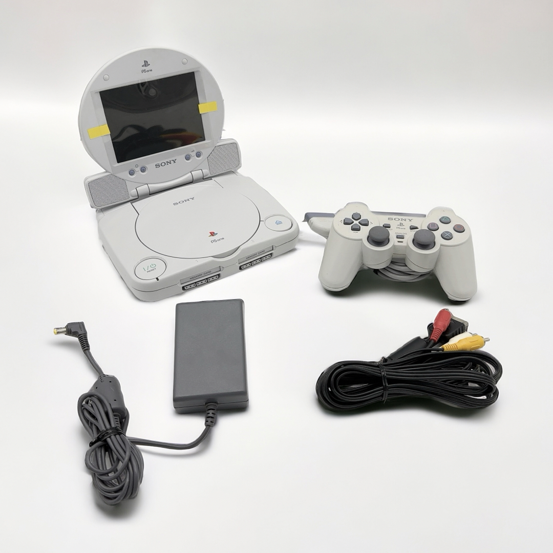 PlayStation(プレイステーション)のSONY PSone 本体 LCDモニター SCPH-130 エンタメ/ホビーのゲームソフト/ゲーム機本体(家庭用ゲーム機本体)の商品写真