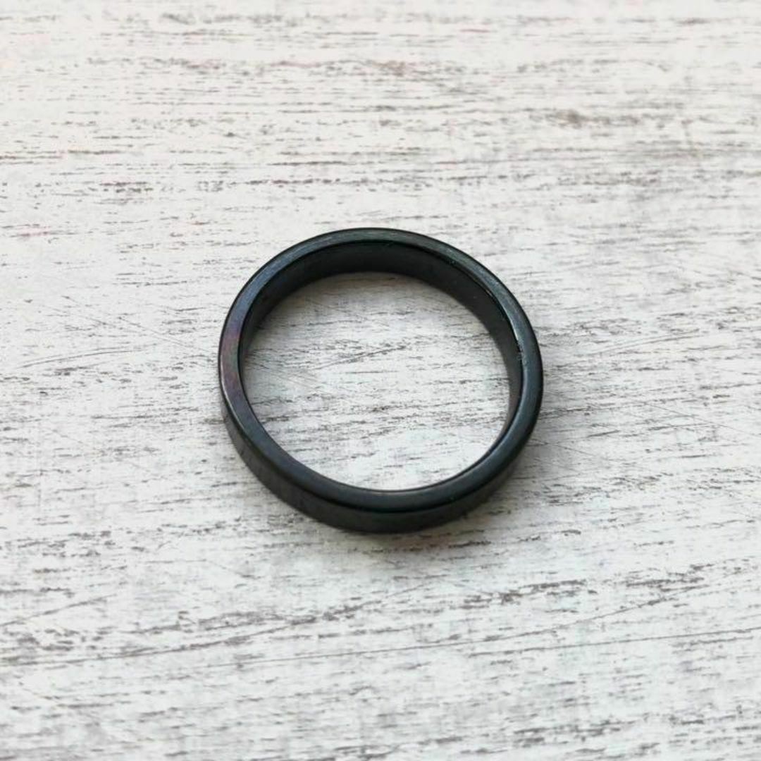 刻印無料アレルギー対応！ステンレス製　4mm平打ちブラックリング レディースのアクセサリー(リング(指輪))の商品写真