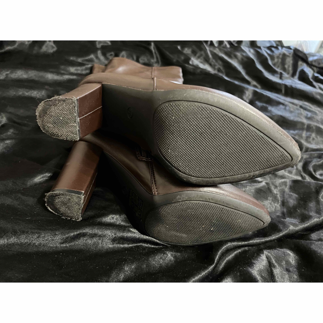 SHEIN(シーイン)のSHEIN コーヒーブラウン　ブーツ　チャンキーヒール　太ヒール　レザー　茶色 レディースの靴/シューズ(ブーツ)の商品写真