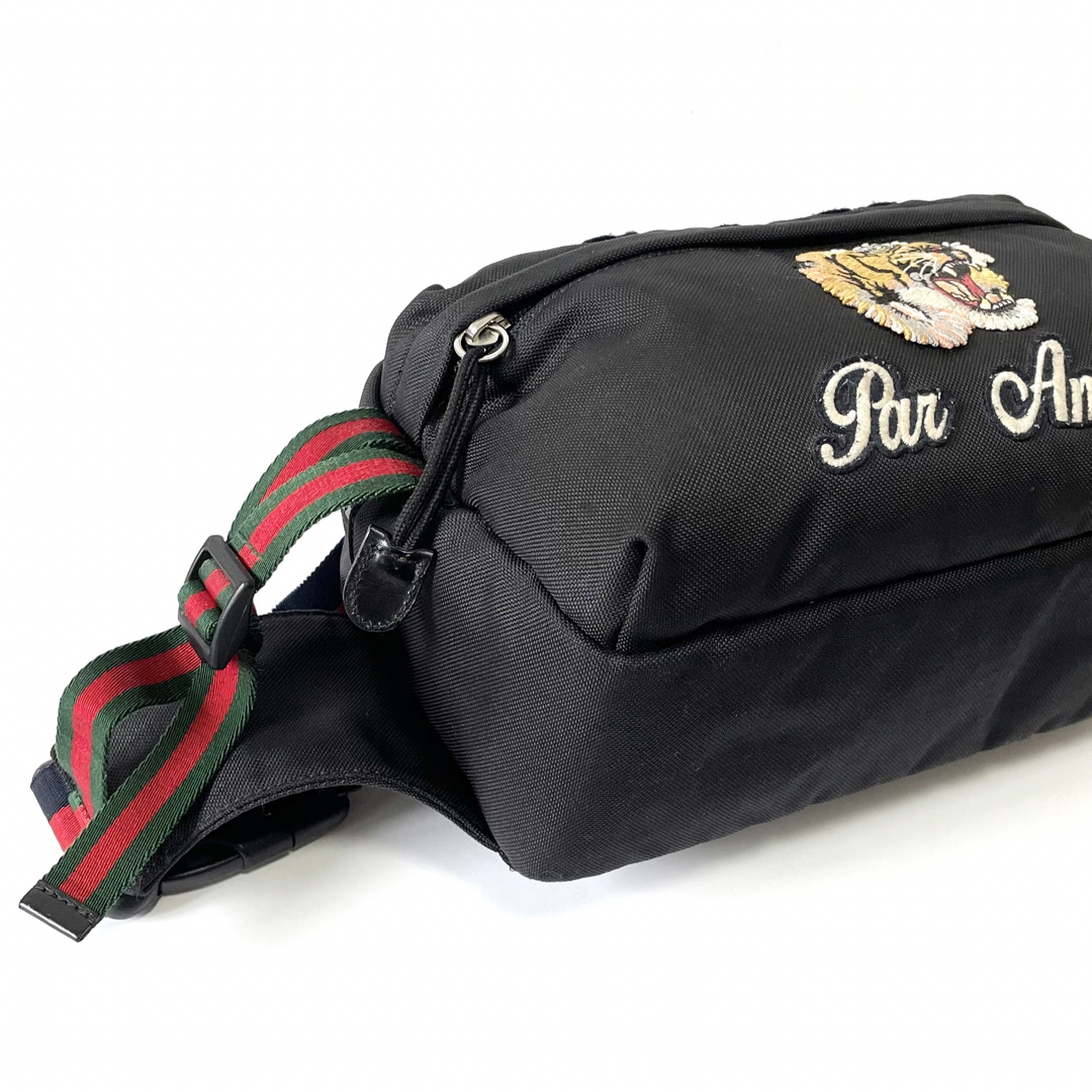 Gucci(グッチ)の【美品/激レア】グッチ　ウエストポーチ　ボディバッグ　タイガー　テクノキャンバス メンズのバッグ(ボディーバッグ)の商品写真