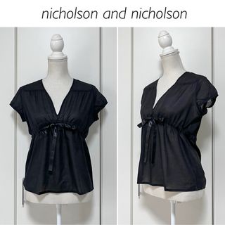 ニコルソンアンドニコルソン(nicolson&nicolson)の【美品】nicholson&nicholson Vネック リボンプルオーバー(シャツ/ブラウス(半袖/袖なし))