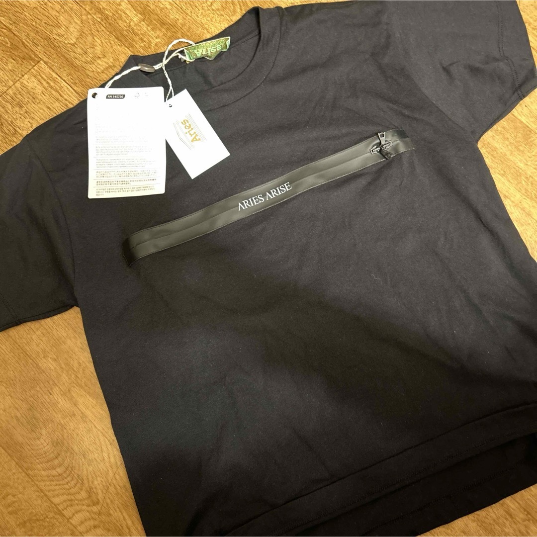aries(アリエス)の新品 Aries ロゴ zip tee Tシャツ レディースのトップス(Tシャツ(半袖/袖なし))の商品写真