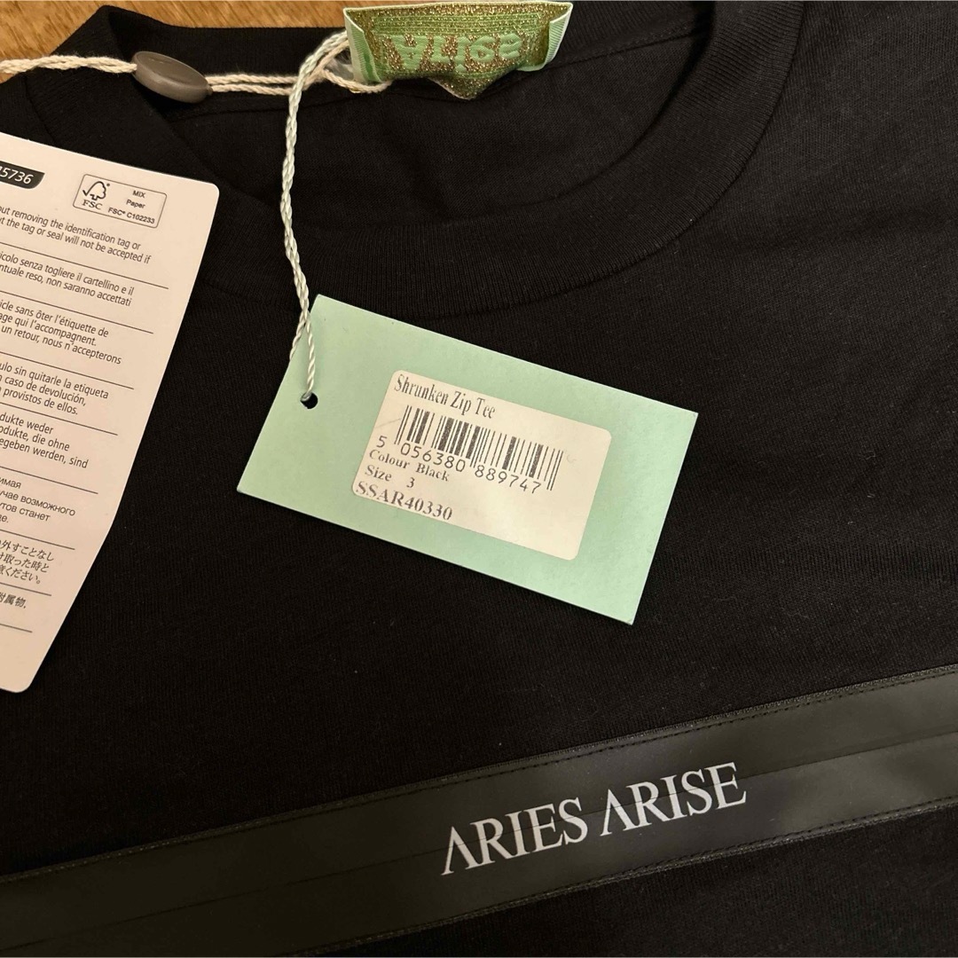 aries(アリエス)の新品 Aries ロゴ zip tee Tシャツ レディースのトップス(Tシャツ(半袖/袖なし))の商品写真