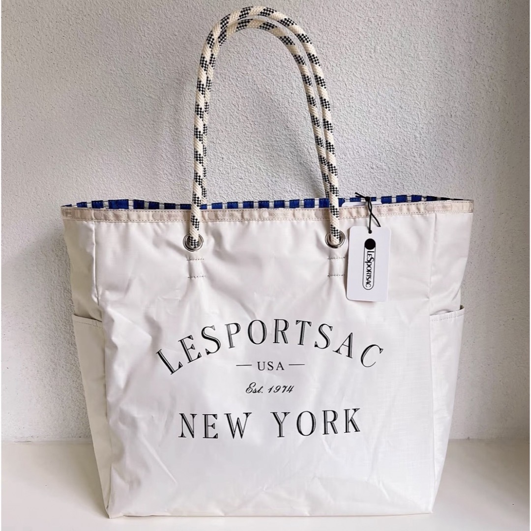 LeSportsac(レスポートサック)のレスポートサック　トートバッグ　白　Lサイズ レディースのバッグ(トートバッグ)の商品写真
