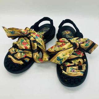 キーン(KEEN)のKEEN キーン　MUVEIL　コラボ　ユニーク　サンダル　リボン　スカーフ　黒(サンダル)