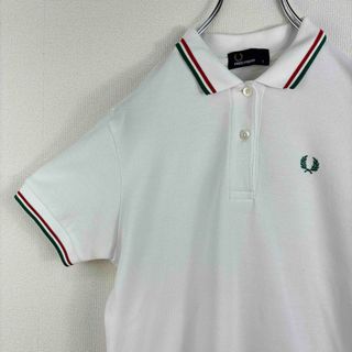 フレッドペリー(FRED PERRY)のフレッドペリー　ポロシャツ　半袖　白赤緑　S 古着(ポロシャツ)