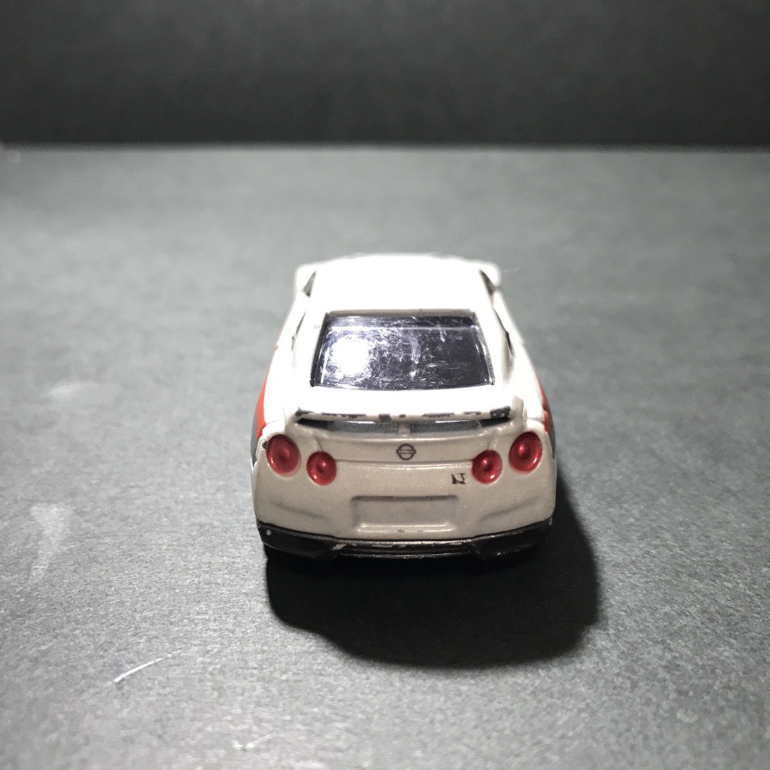 トミカシリーズ(トミカシリーズ)のトミカ　ミニカー　2008 NISSAN GT-R イベントモデル エンタメ/ホビーのおもちゃ/ぬいぐるみ(ミニカー)の商品写真