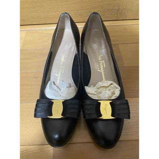 サルヴァトーレフェラガモ(Salvatore Ferragamo)のサルヴァトーレ・フェラガモ　Salvatore Ferragamo Vara(ハイヒール/パンプス)