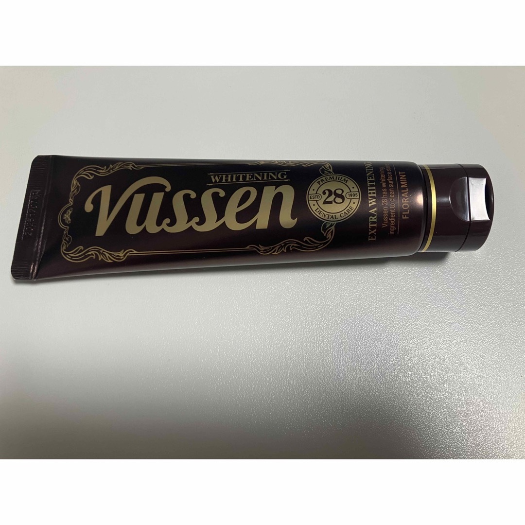 Vussen 28 ホワイトニング歯磨き粉 コスメ/美容のオーラルケア(歯磨き粉)の商品写真