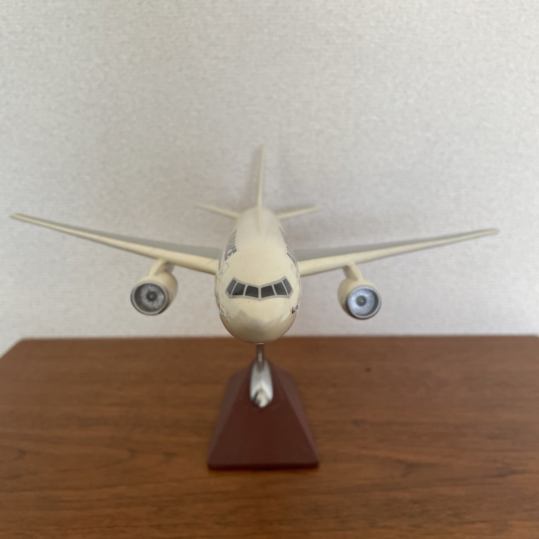 レア！希少　AIR FRANCE エールフランス　飛行機模型　ボーイング777 エンタメ/ホビーのおもちゃ/ぬいぐるみ(模型/プラモデル)の商品写真