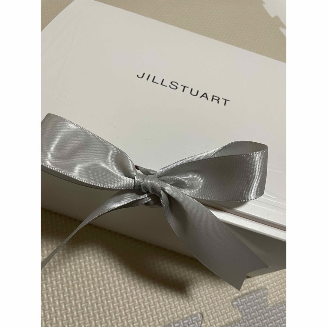 JILLSTUART(ジルスチュアート)の新品 JILLSTUART シャンプー コンディショナー セット　紙袋・箱付き コスメ/美容のヘアケア/スタイリング(シャンプー/コンディショナーセット)の商品写真