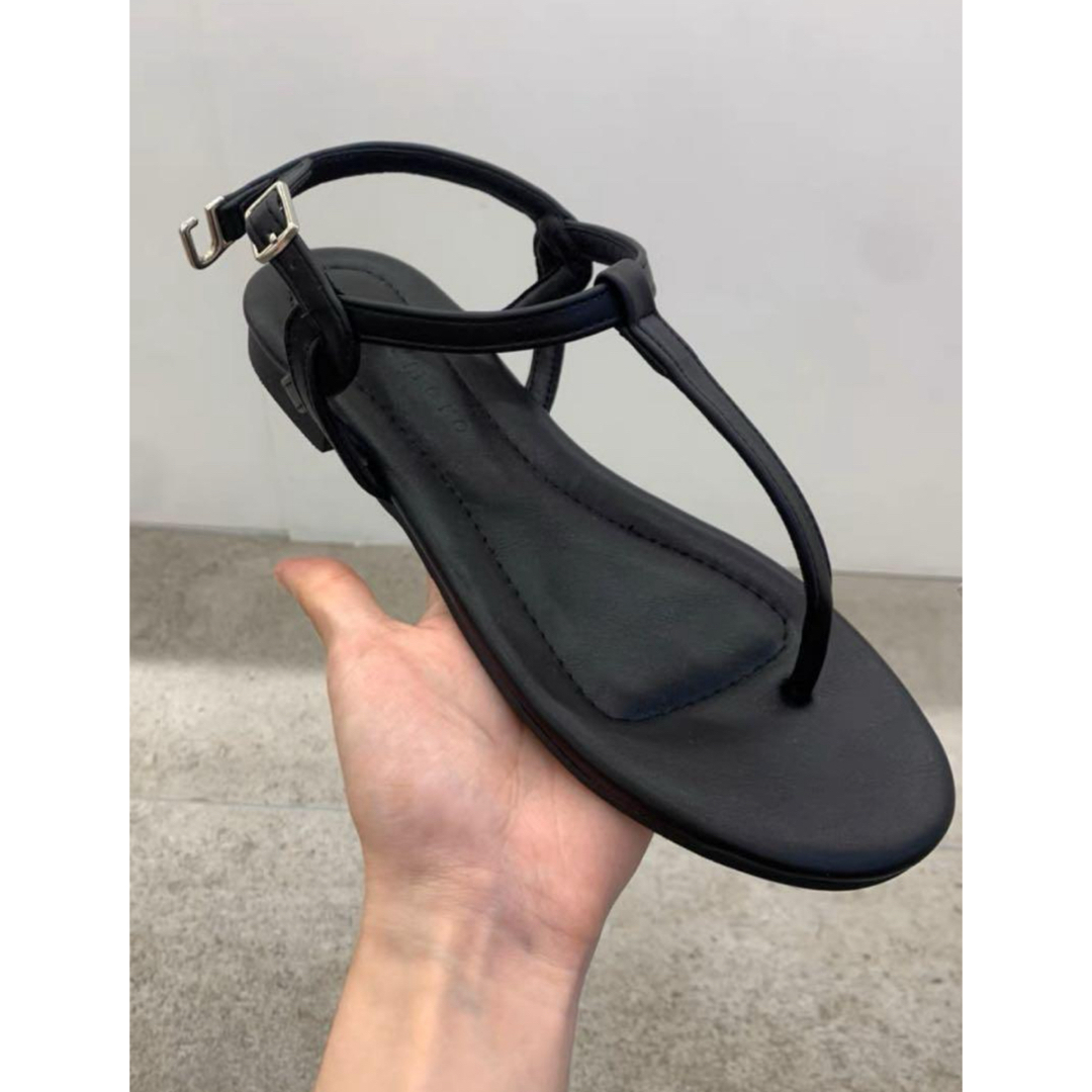 dholic(ディーホリック)の韓国ファッション　トングサンダル　フラットシューズ　ブラック　黒　37 23.5 レディースの靴/シューズ(サンダル)の商品写真