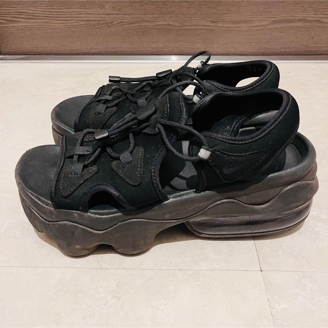 NIKE(ナイキ)の値下げ【24cm】NIKE エアマックス ココ サンダル ブラック BLACK レディースの靴/シューズ(サンダル)の商品写真