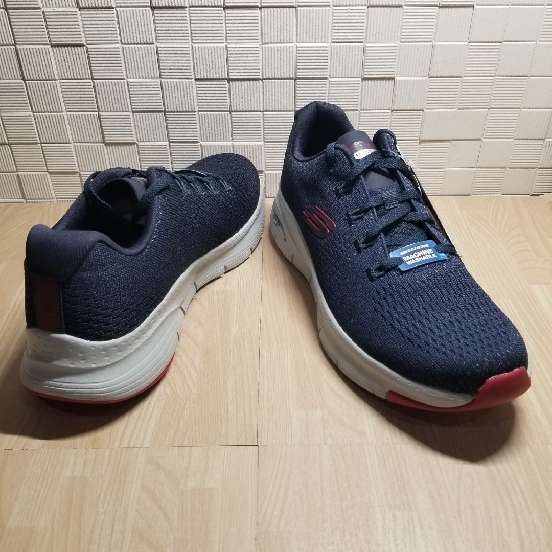 SKECHERS(スケッチャーズ)の【新品送料込】スケッチャーズ SKECHERS ARCH FIT-TAKAR メンズの靴/シューズ(スニーカー)の商品写真