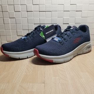 スケッチャーズ(SKECHERS)の【新品送料込】スケッチャーズ SKECHERS ARCH FIT-TAKAR(スニーカー)