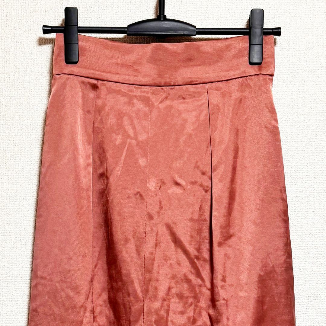 BEAUTY&YOUTH UNITED ARROWS(ビューティアンドユースユナイテッドアローズ)のビューティー アンド ユース　ロング　スカート　サテン　ピンク　タイト　光沢感 レディースのスカート(ロングスカート)の商品写真