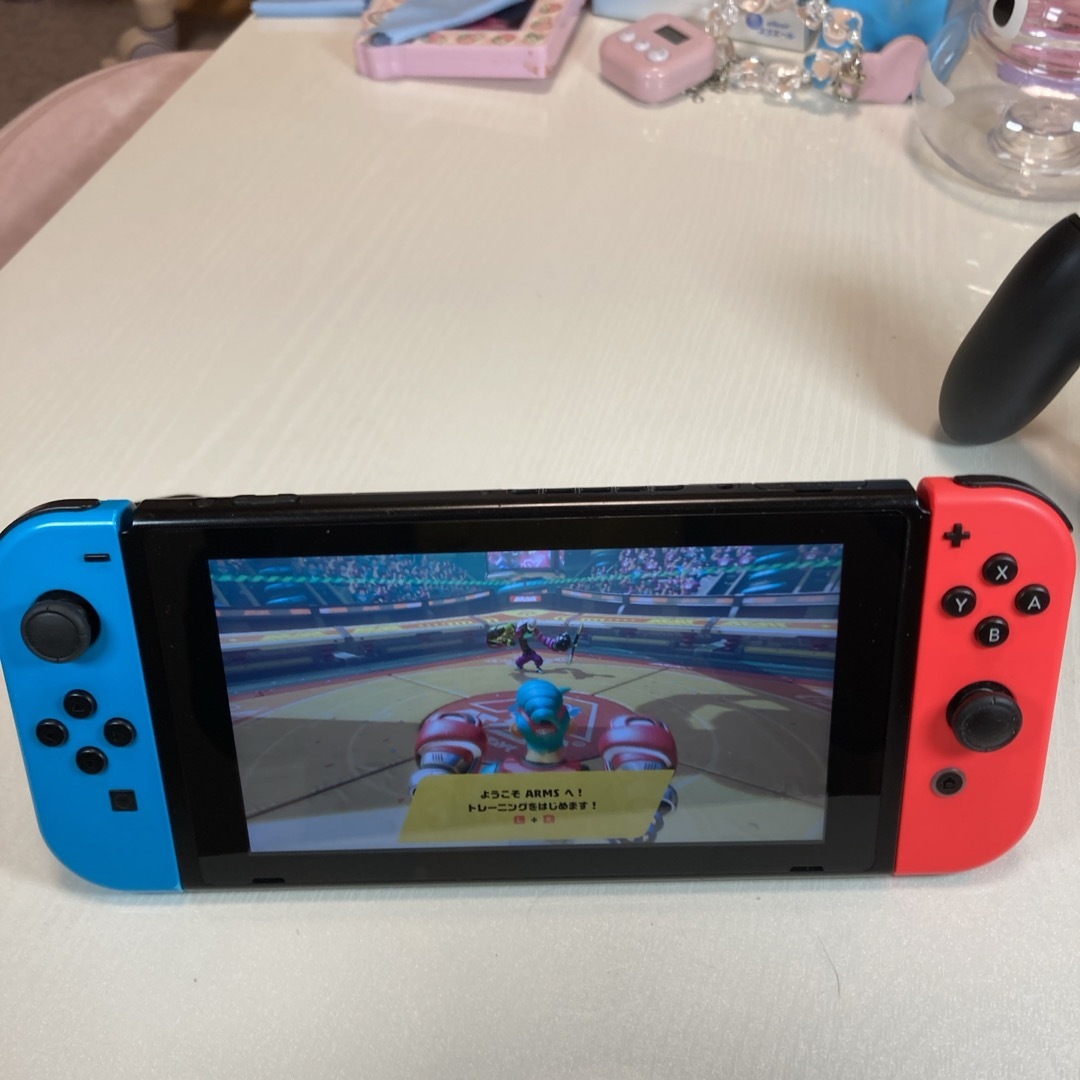 Nintendo Switch(ニンテンドースイッチ)のNintendo Switchバッテリー強化モデル Joy-Con L-R エンタメ/ホビーのゲームソフト/ゲーム機本体(家庭用ゲーム機本体)の商品写真