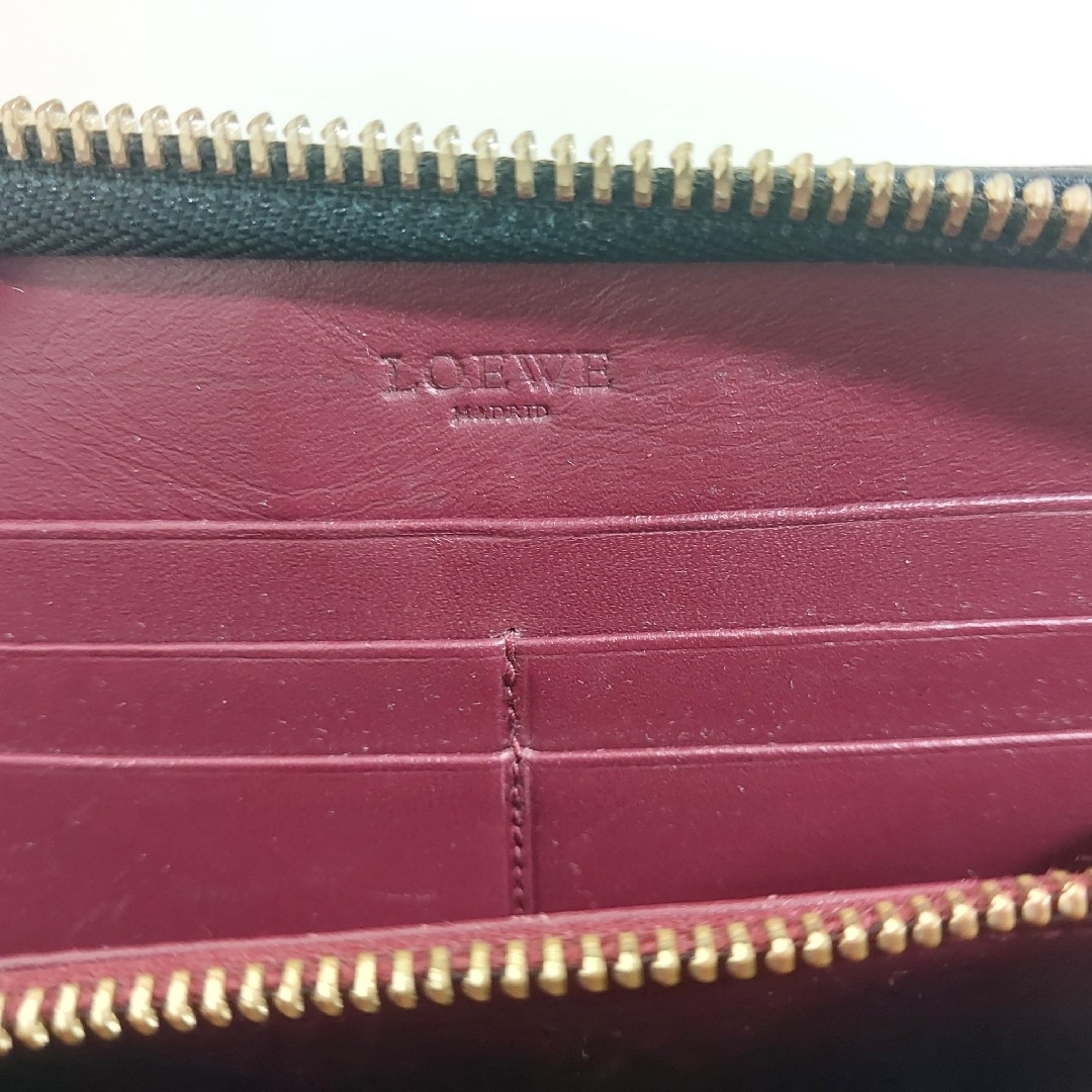 LOEWE(ロエベ)のロエベ アナグラムエンボス ラウンドファスナー長財布 レザー ブラック レディースのファッション小物(財布)の商品写真