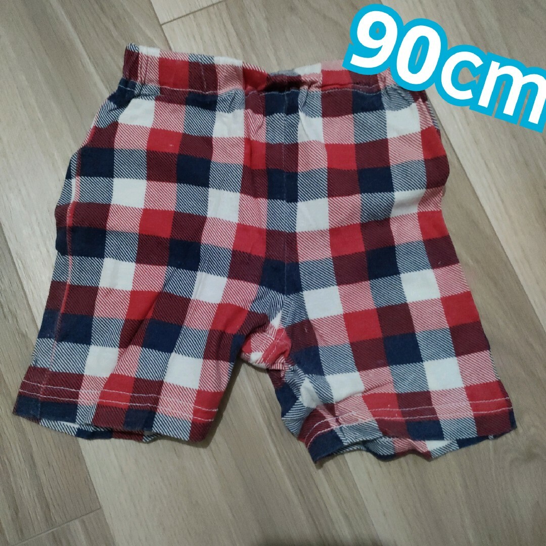 子供 レッドハーフパンツ 90cm キッズ/ベビー/マタニティのキッズ服男の子用(90cm~)(パンツ/スパッツ)の商品写真