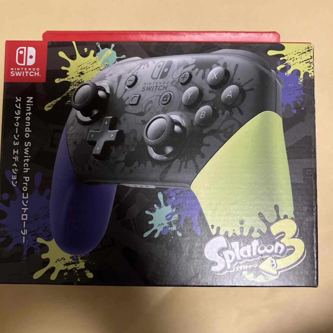 任天堂(ニンテンドウ)のNintendo Switch Proコントローラー スプラトゥーン  新品 エンタメ/ホビーのゲームソフト/ゲーム機本体(その他)の商品写真