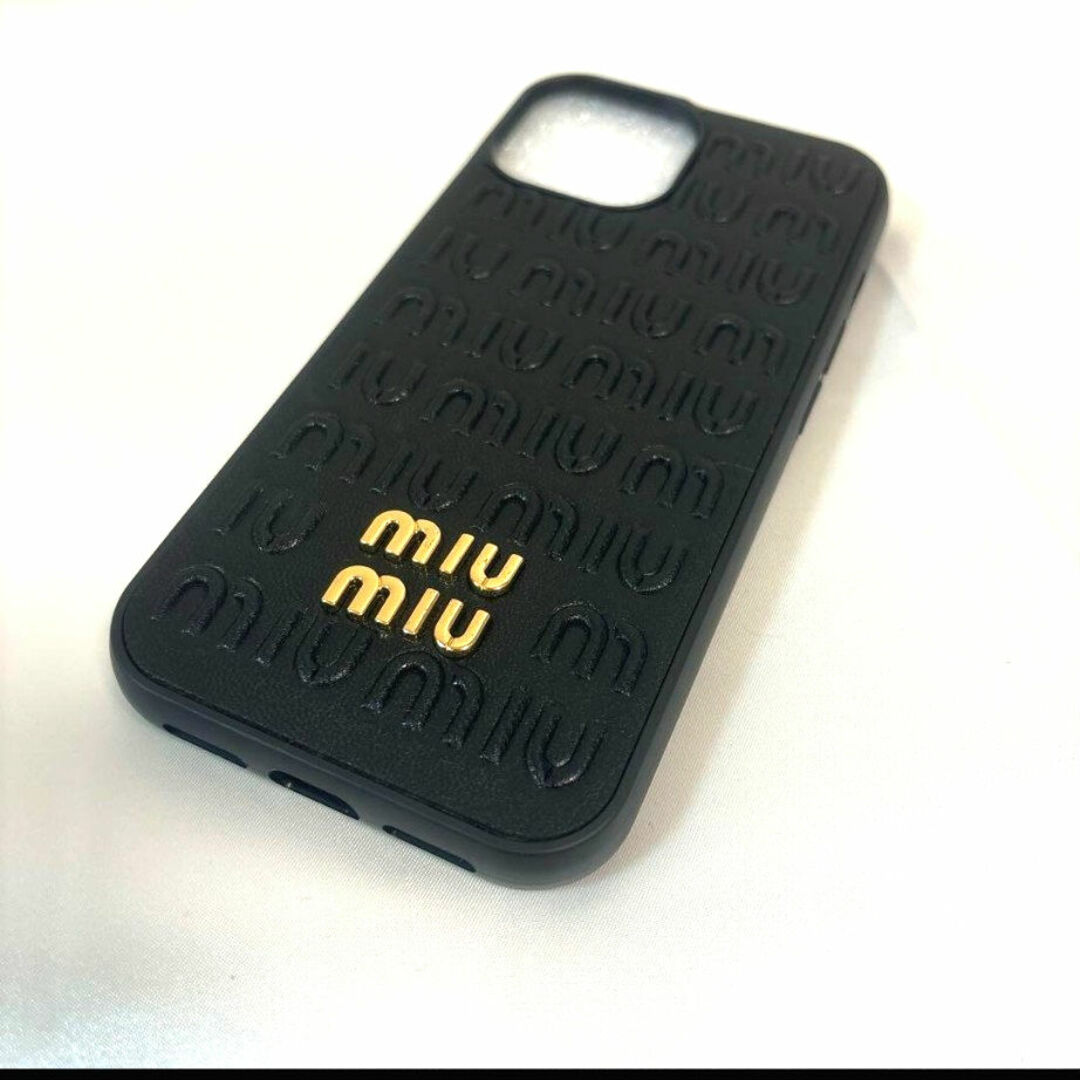 miumiu(ミュウミュウ)のmiumiu ミュウミュウ iPhoneケース iPhone15 スマホ/家電/カメラのスマホアクセサリー(iPhoneケース)の商品写真