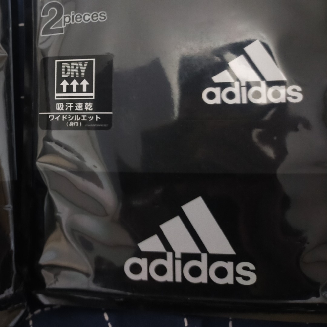 2枚　170サイズ　adidas　アディダス　黒　Tシャツ メンズのトップス(Tシャツ/カットソー(半袖/袖なし))の商品写真