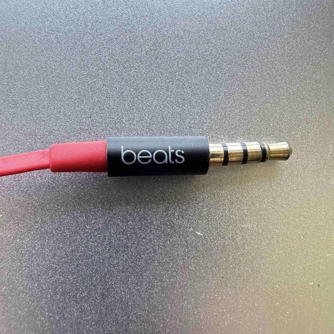 BeatsDr.Dre urBeatsSE イヤホン スマホ/家電/カメラのスマホアクセサリー(ストラップ/イヤホンジャック)の商品写真