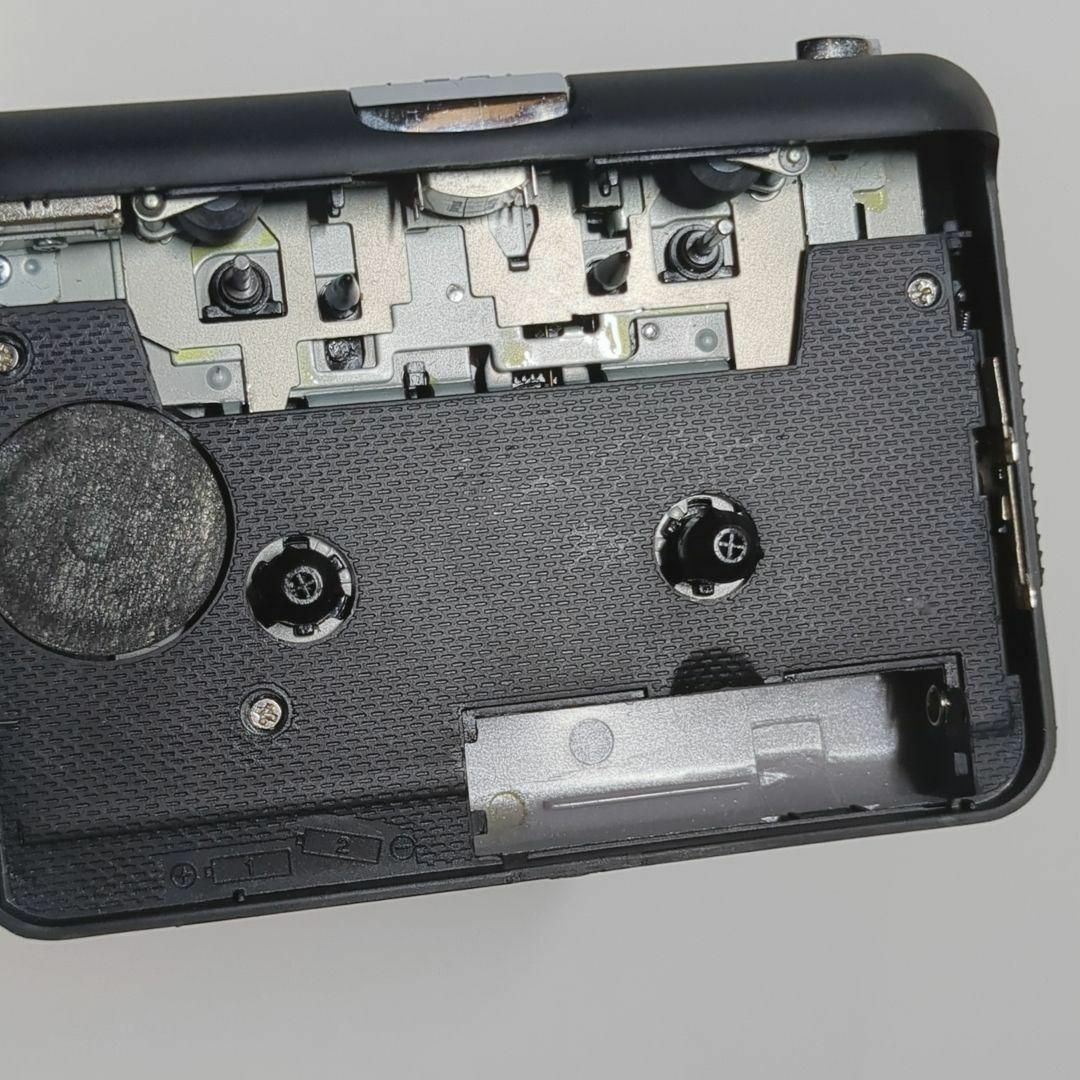 ヨルシカ ポータブル カセットプレーヤー 盗作 初回限定盤 スマホ/家電/カメラのオーディオ機器(ポータブルプレーヤー)の商品写真