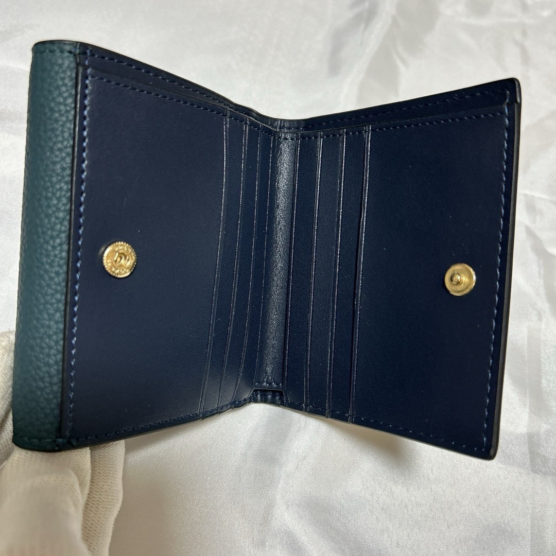 COACH(コーチ)のCOACH  ミニ　財布　二つ折り　ネイビー　グリーン　レザー　未使用品 レディースのファッション小物(財布)の商品写真