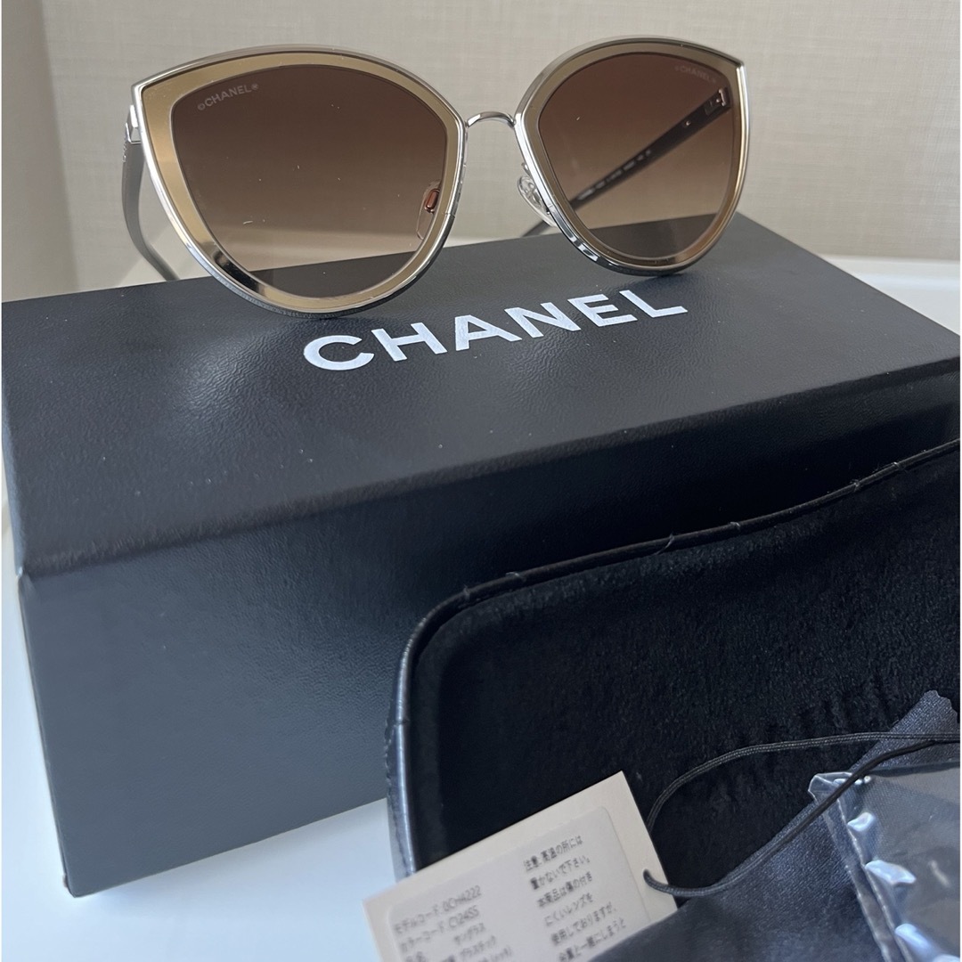 CHANEL(シャネル)のCHANEL サングラス　新品 レディースのファッション小物(サングラス/メガネ)の商品写真