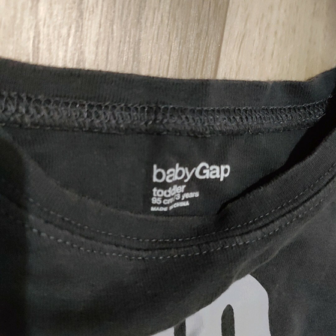 babyGAP(ベビーギャップ)のベビーギャップ ロンTシャツ 95cm キッズ/ベビー/マタニティのキッズ服男の子用(90cm~)(Tシャツ/カットソー)の商品写真