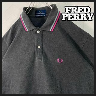 フレッドペリー(FRED PERRY)のFRED PERRY ポロシャツ M12 グレー ピンク 半袖 鹿子 刺繍ロゴ(ポロシャツ)