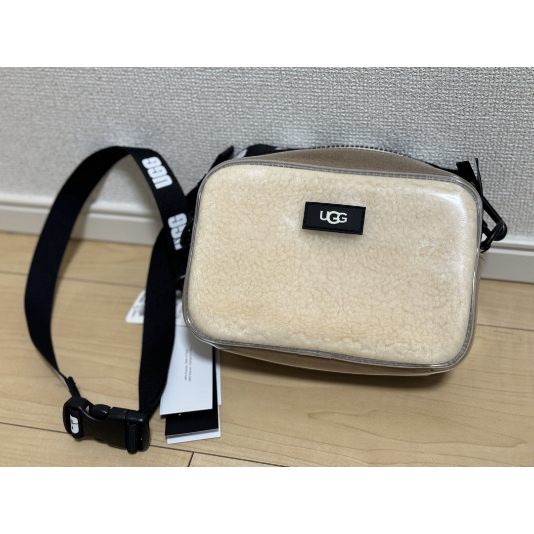 UGG(アグ)のUGG Janey II CLEAR ショルダーバッグ ロゴ 新品未使用 レディースのバッグ(ショルダーバッグ)の商品写真