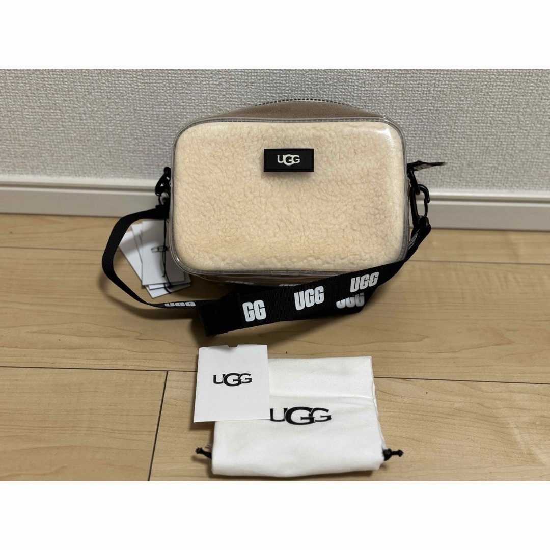 UGG(アグ)のUGG Janey II CLEAR ショルダーバッグ ロゴ 新品未使用 レディースのバッグ(ショルダーバッグ)の商品写真