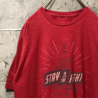 STAY IN THE FIGHT アメリカ輸入 スレ Tシャツ(Tシャツ/カットソー(半袖/袖なし))