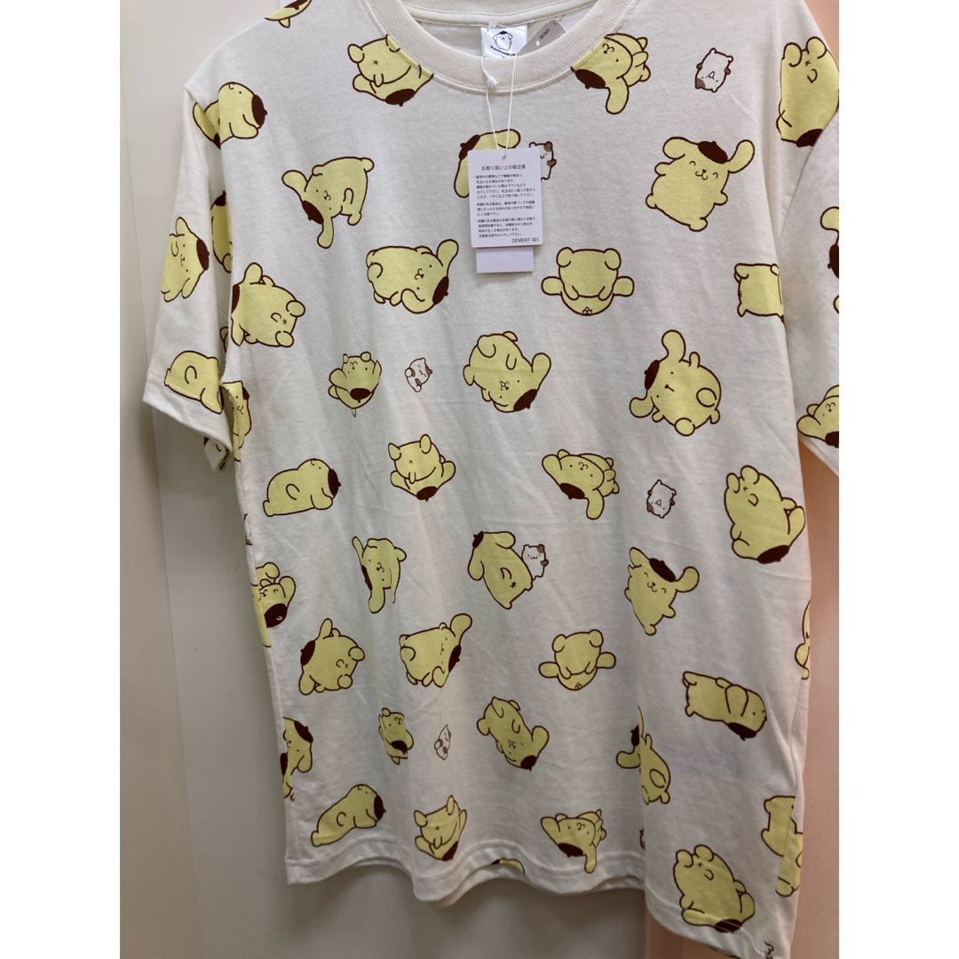 サンリオ(サンリオ)の新品 ポムポムプリン  Tシャツ 総柄 メンズ サンリオ SANRIO  メンズのトップス(Tシャツ/カットソー(半袖/袖なし))の商品写真