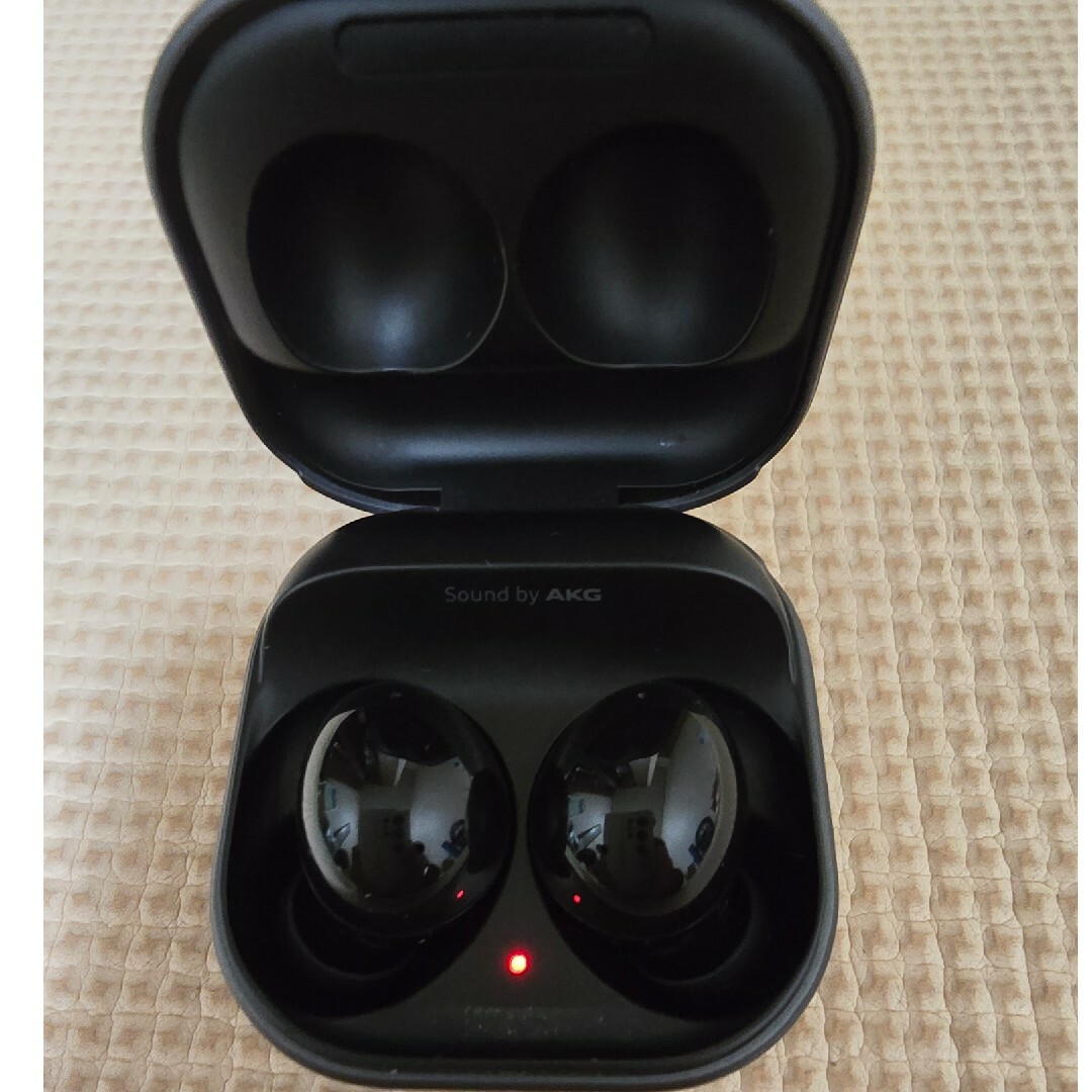 SAMSUNG(サムスン)のSAMSUNGワイヤレスイヤホン GALAXY  Buds2 スマホ/家電/カメラのオーディオ機器(ヘッドフォン/イヤフォン)の商品写真