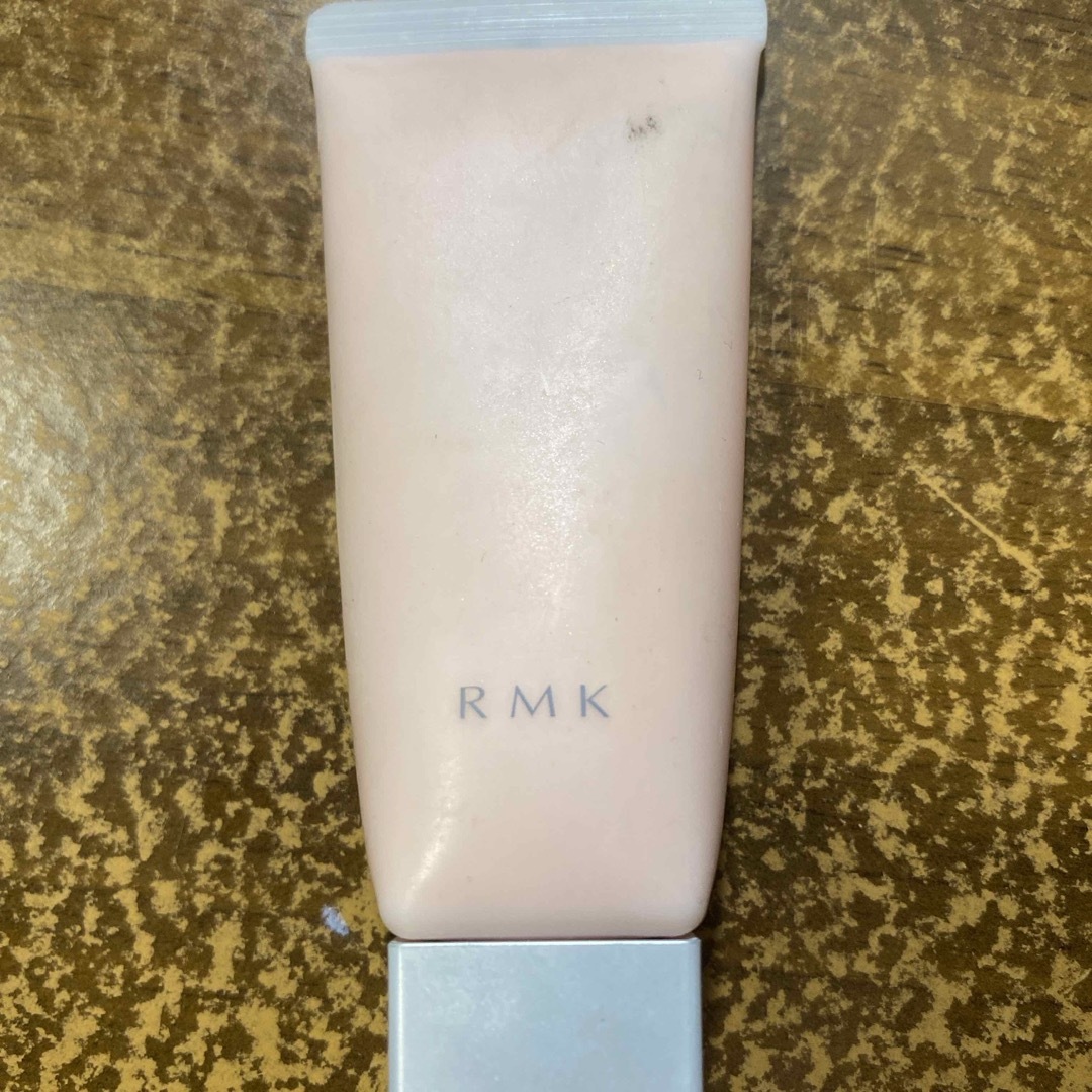 RMK(アールエムケー)のRMK スムースフィット ポアレスベース 02 コスメ/美容のベースメイク/化粧品(化粧下地)の商品写真