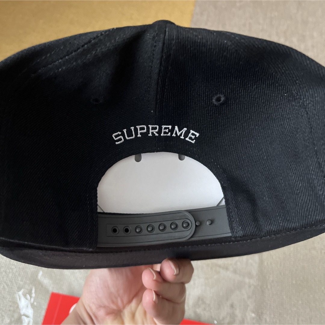 Supreme(シュプリーム)のsupreme Script Logo 6-Panel メンズの帽子(キャップ)の商品写真