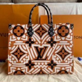 ルイヴィトン(LOUIS VUITTON)のVUITTON ルイヴィトン オンザゴーGM ジャイアントモノグラムキャンバス(トートバッグ)