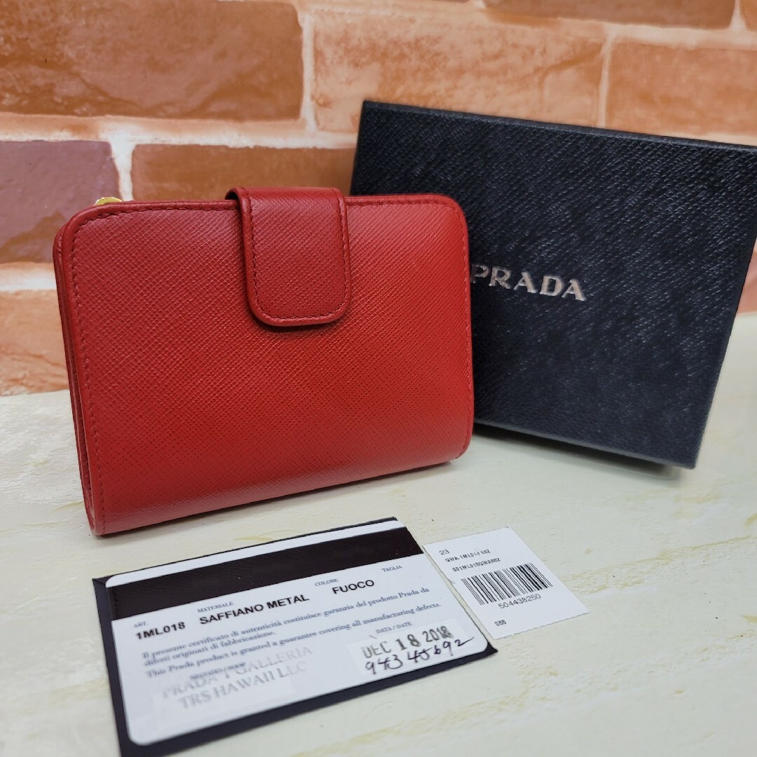 PRADA(プラダ)のPRADA☆鑑定済☆サフィアーノ 1ML018 レッド プラダ財布 レディースのファッション小物(財布)の商品写真