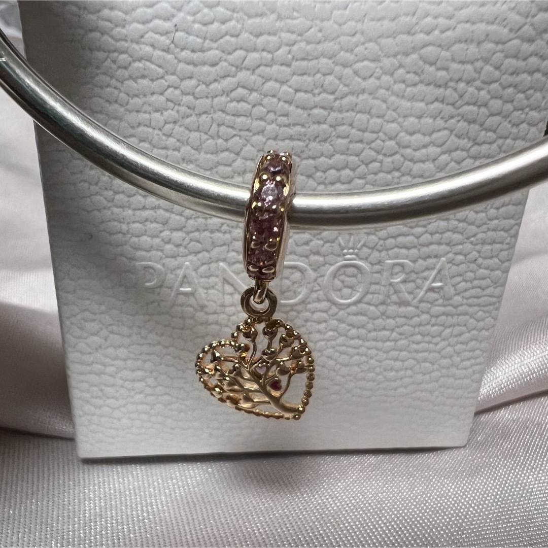 PANDORA(パンドラ)の未使用　Pandora  Tree of Love Dangle チャーム レディースのアクセサリー(チャーム)の商品写真