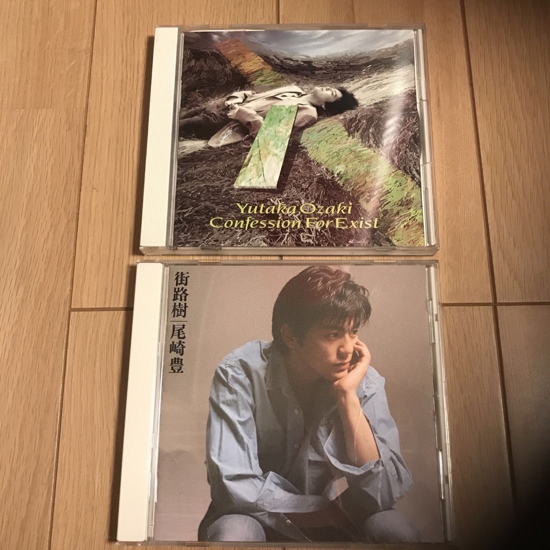 尾崎豊 2枚【送料込】 エンタメ/ホビーのCD(ポップス/ロック(邦楽))の商品写真