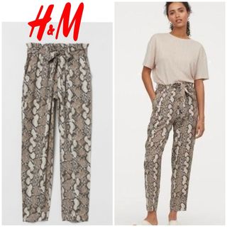 エイチアンドエム(H&M)のh&m パイソン柄 ジョガーパンツ(カジュアルパンツ)