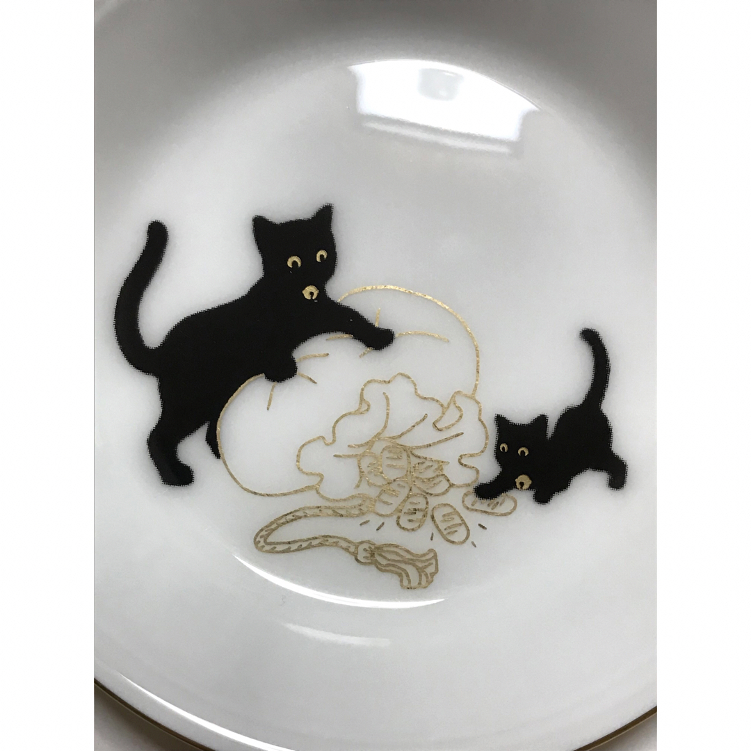 大倉陶園(オオクラトウエン)の大倉陶園　黒猫親子　小皿豆皿　縁起物　金運アップお宝　可愛いミニプレートお皿金彩 インテリア/住まい/日用品のキッチン/食器(食器)の商品写真